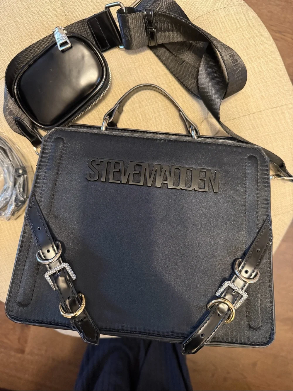 Steve Madden structured steve